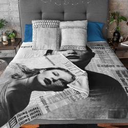 Sleep Soundly with Our Taylor-Inspired Bedding Set - The Perfect Christmas GiftGift For Your Girlfriend Boyfriend Gift For Love Gift For Friend Best Valentine Present Holiday Gift