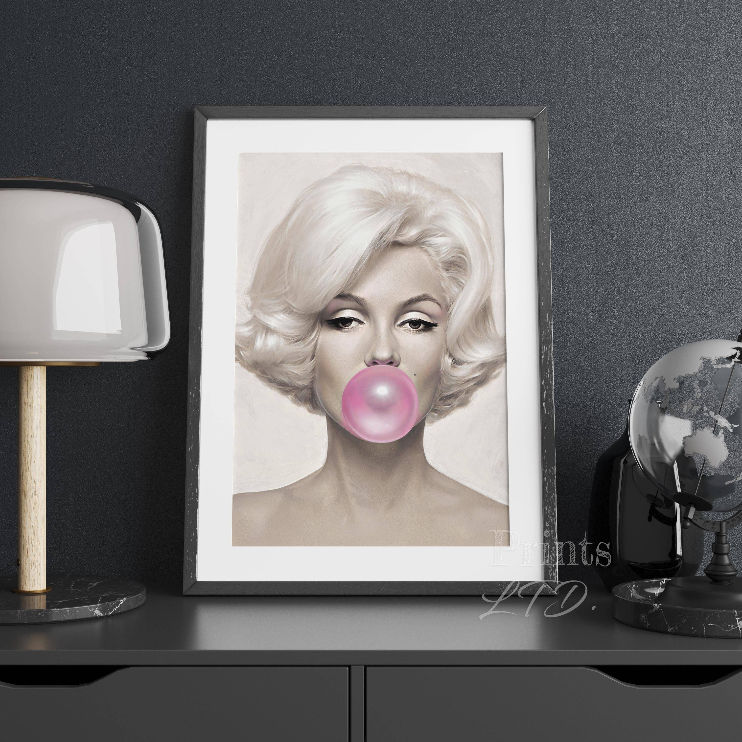 Marilyn Monroe Blowing Bubble Gum Art Poster Meaningful Gift For Family Gift For Boyfriend Valentine Gift Birthday Gift Holiday Gift