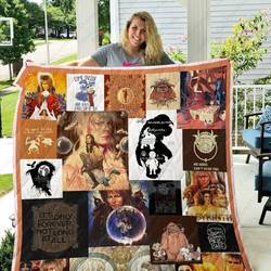 Adu Labyrinth Poster Quilt Blanket and Home Decor