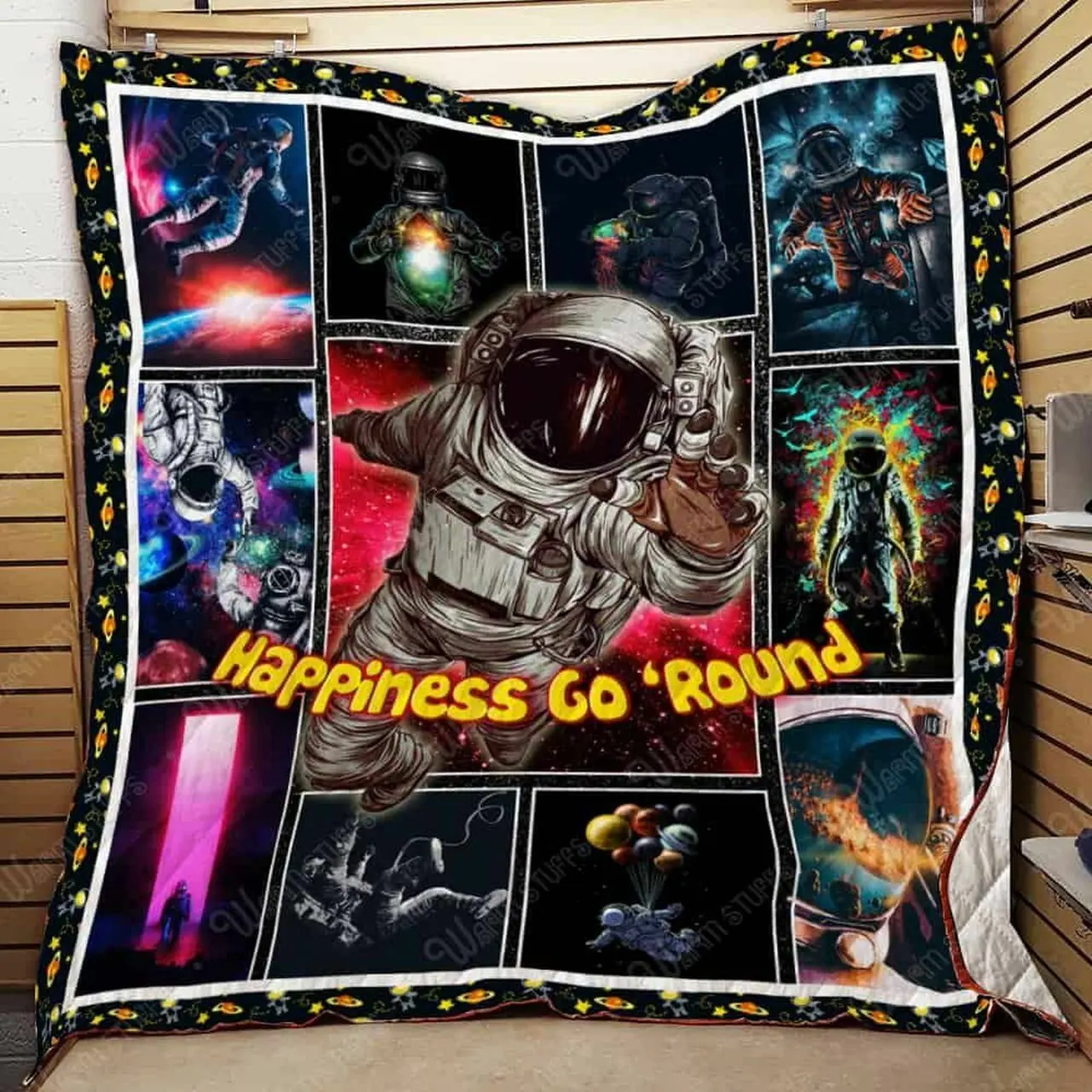 Astronaut Happiness Go Round Quilt Blanket 2P Dhc1312202Dd and Home Decor