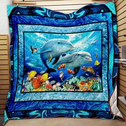 Beautiful Dolphin Quilt and Home Decor