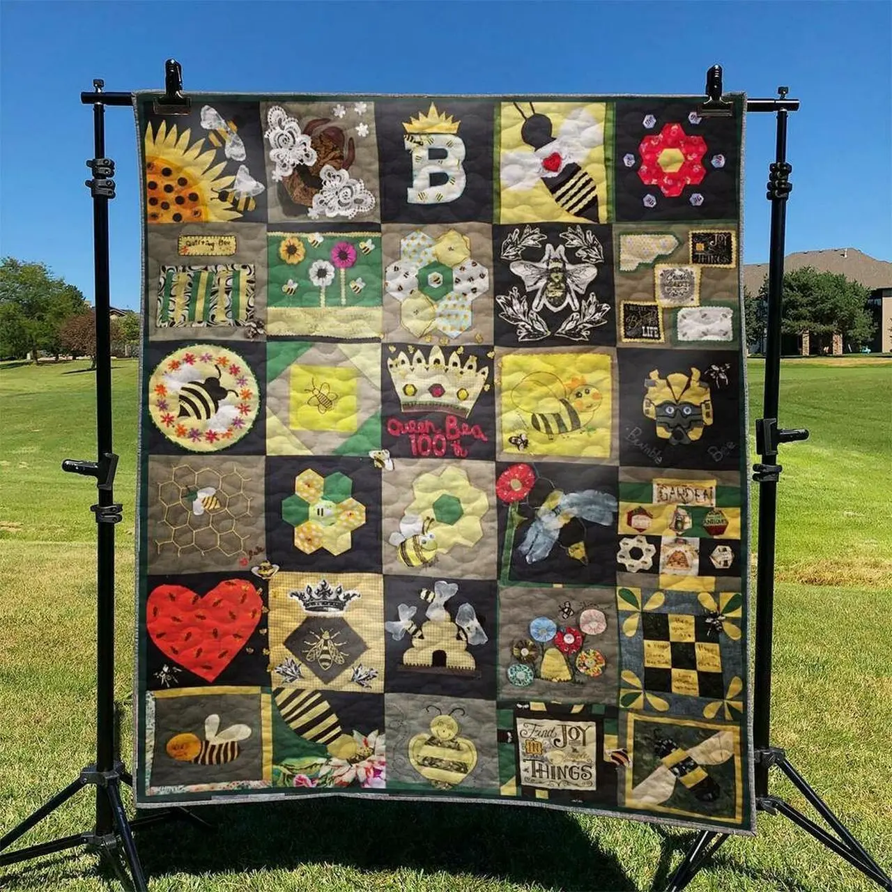 Bee Hur Quilt zd and Home Decor