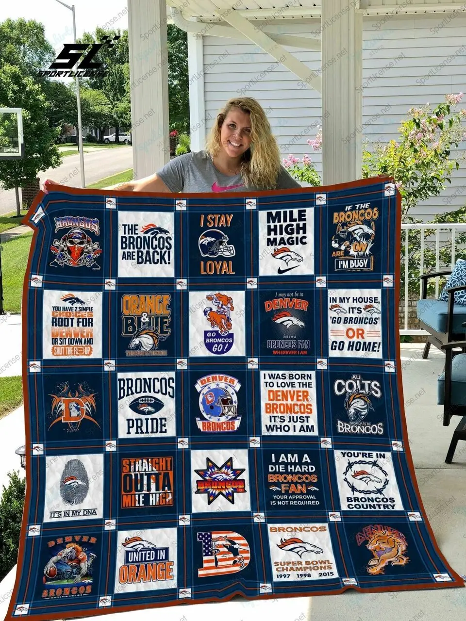 Bl Db Caro Quilt Blanket and Home Decor