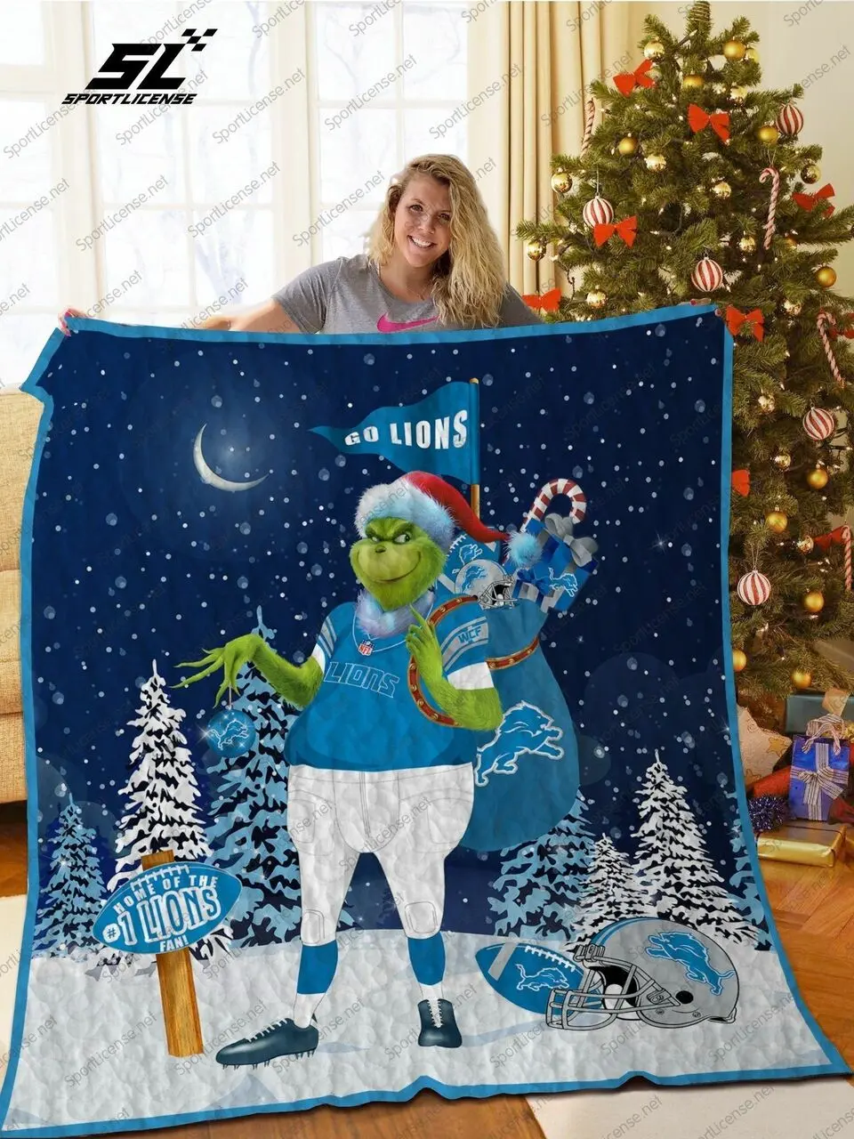 Bl Dl Grinch Santa Quilt Blanket and Home Decor