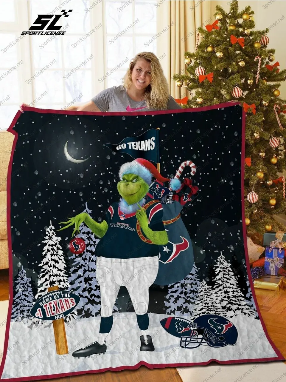 Bl Ht Grinch Santa Quilt Blanket and Home Decor