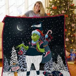 Bl Ht Grinch Santa Quilt Blanket and Home Decor