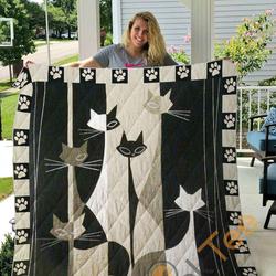 Cat - Black And White Blanket TH0607 Quilt and Home Decor