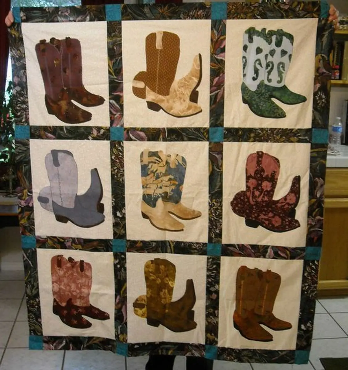 Cowgirl Boosts Hur Quilt Bevrcs and Home Decor