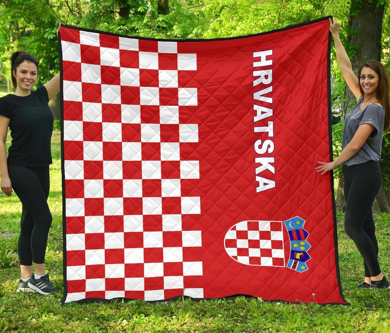 Croatia Premium Quilt Checkerboard Half Style Th1 Quilt and Home Decor