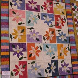 Daisy Flower Hur Quilt lp and Home Decor