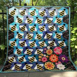 Dancing Bee Hur Quilt Bevrav and Home Decor