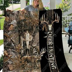 Deer Hunting Quilt  Maria and Home Decor