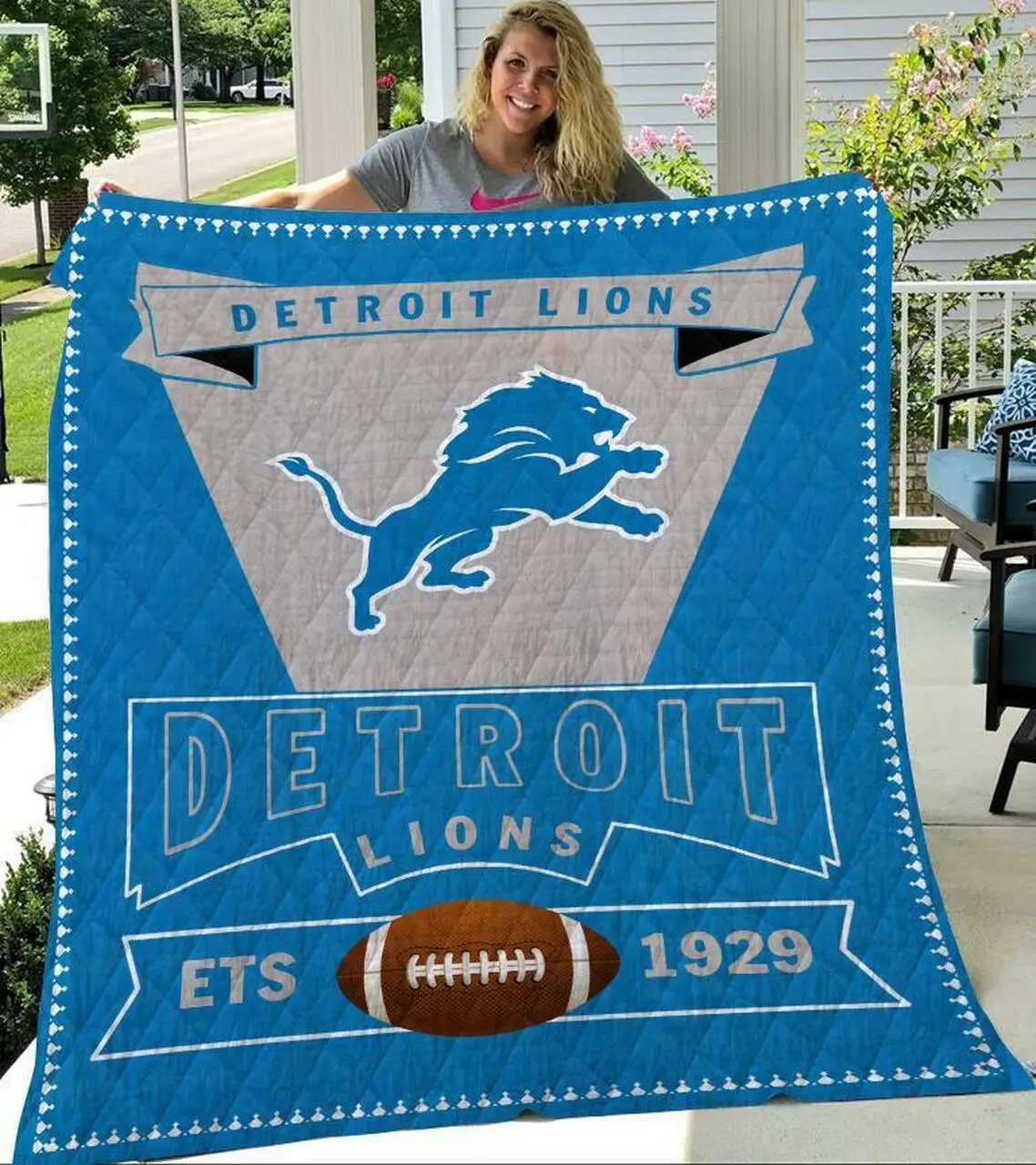 Dl Logo Premium Quilt and Home Decor