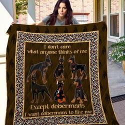 Doberman 09 Ndq0448 Quilt  Quilt and Home Decor