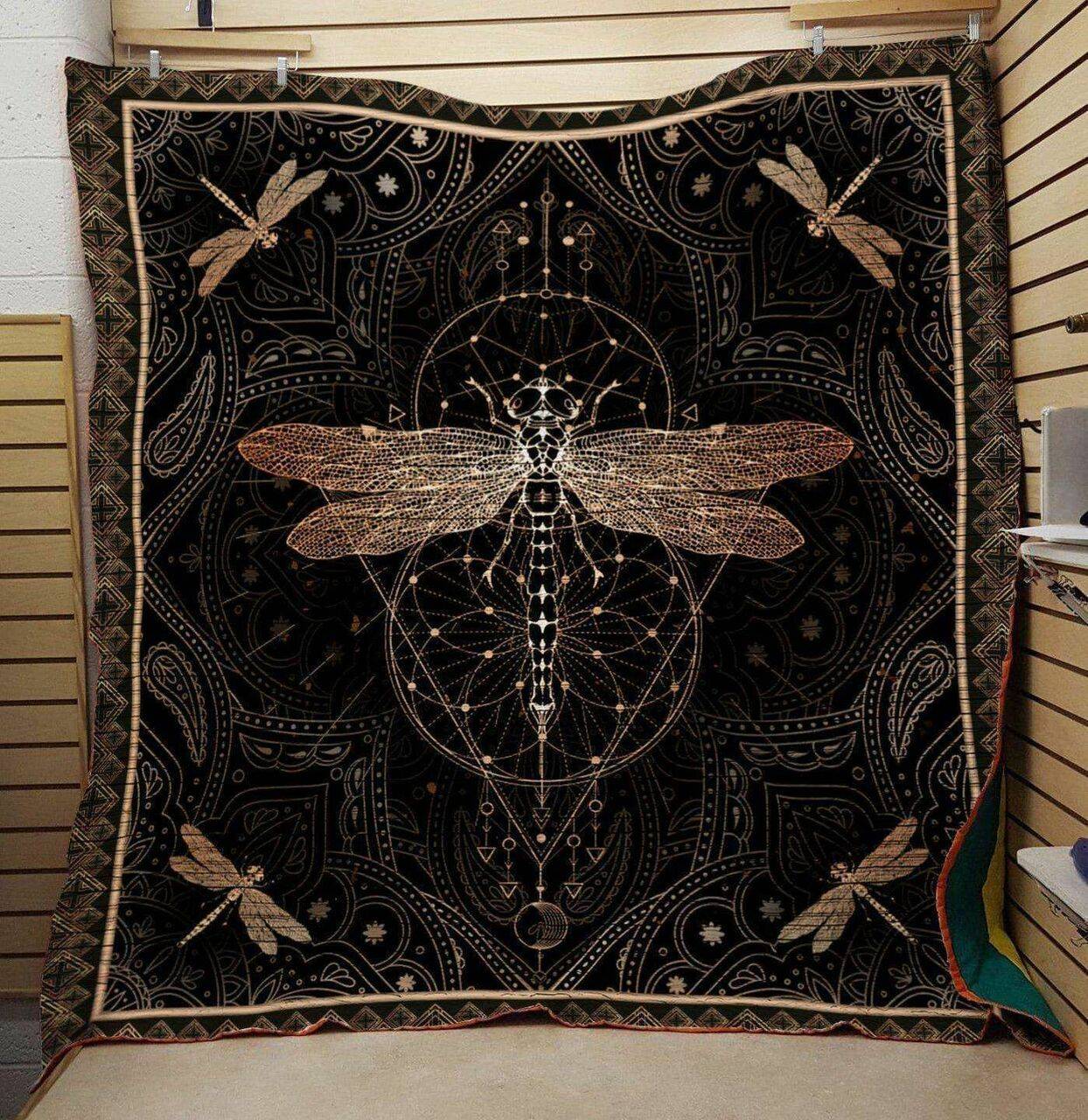 Dragonfly Hur Quilt lg and Home Decor