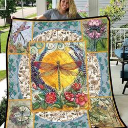 Dragonfly In Nature Wildlife Quilt Blanket Great Customized Blanket Gifts For Birthday Christmas Thanksgiving and Home Decor