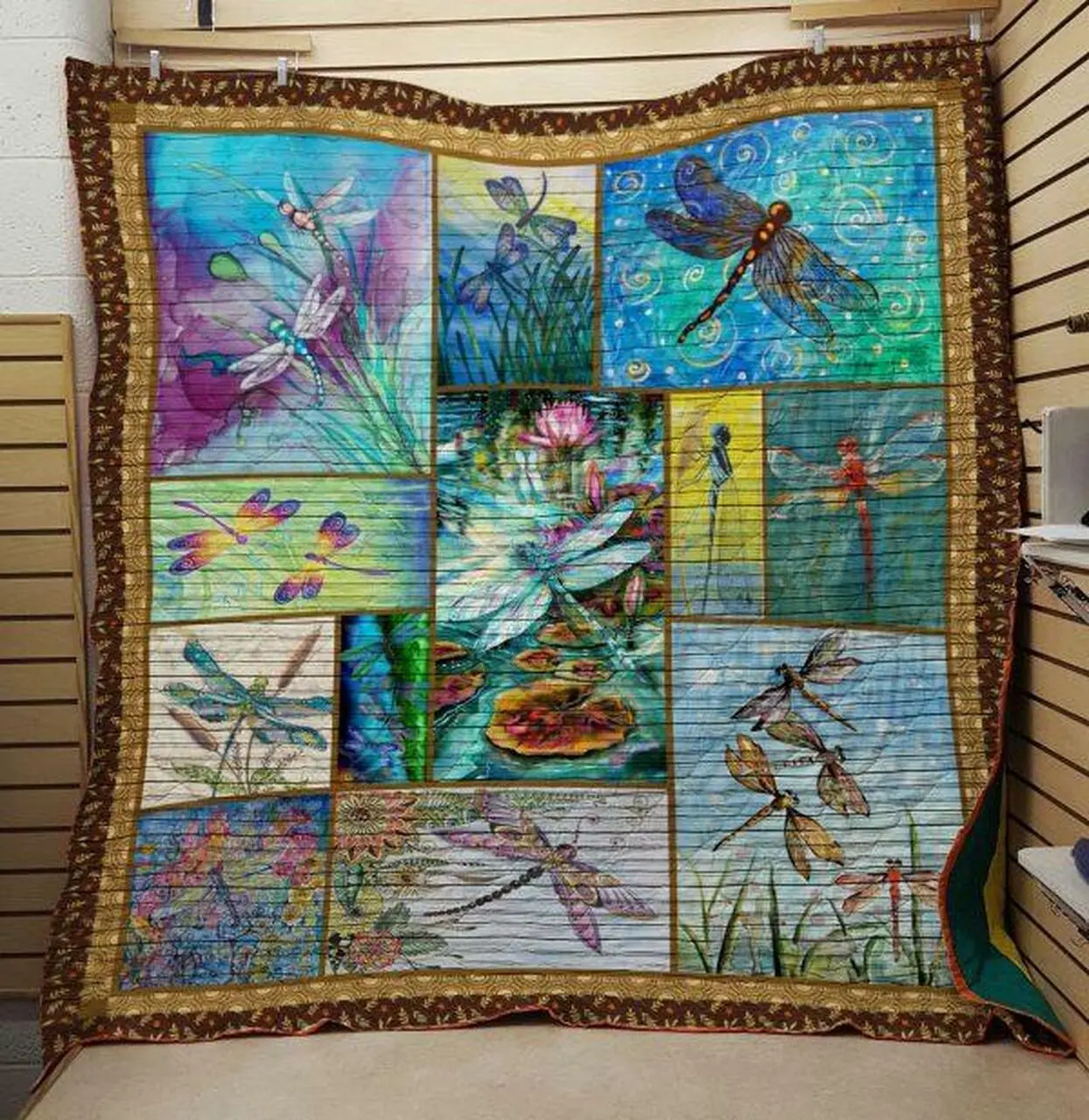 Dragonfly Quilt V18 and Home Decor