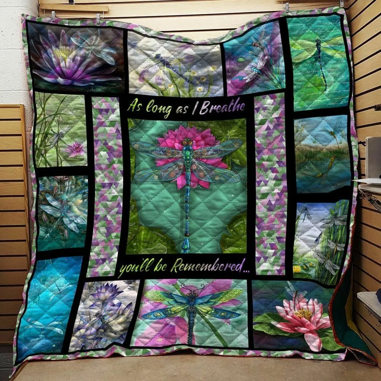 Golden Retriever So Beautiful Golden U Quilt Cw and Home Decor