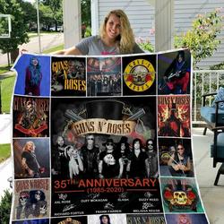 H Gnr Quilt Blanket and Home Decor