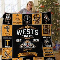 H Wt Nrl Quilt Blanket Ver 17 and Home Decor