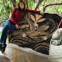 Hawaii Turtle Polynesian Nane Style Gold Quilt and Home Decor