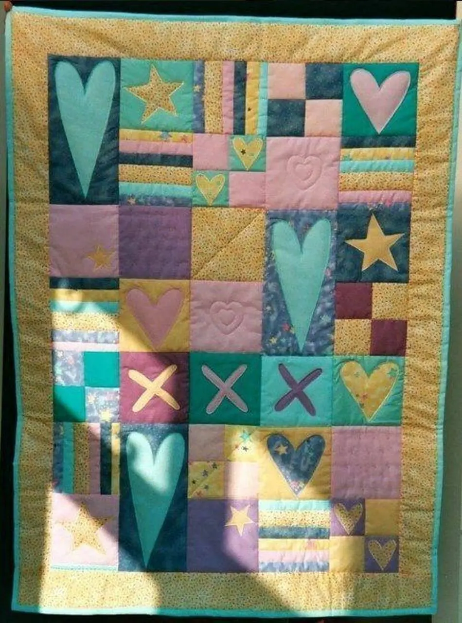 Heart Hur Quilt lc and Home Decor