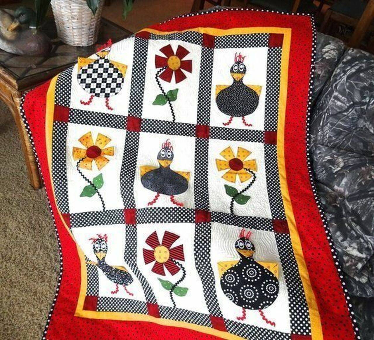 Hens Hur Quilt qp and Home Decor