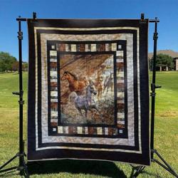 Horse Hur Quilt fl and Home Decor