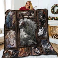 Horse Stan Li Quilt and Home Decor