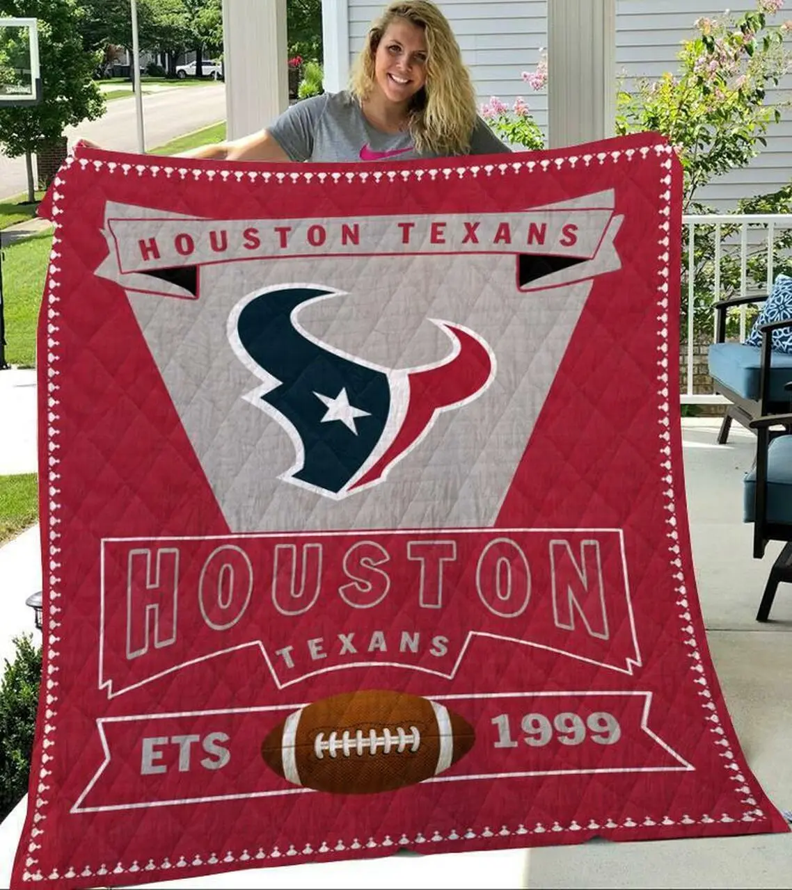 Ht Logo Premium Quilt and Home Decor