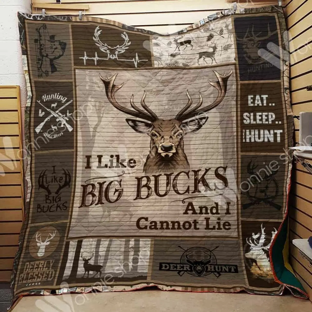 Hunting Hur Quilt fl and Home Decor