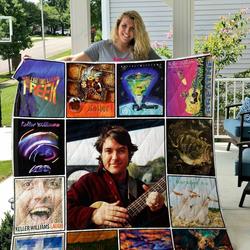 Keller Williams Quilt Blanket and Home Decor