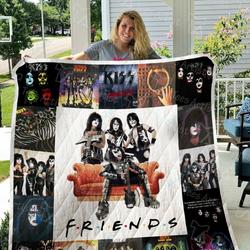 Kiss Quilt Blanket 01642 and Home Decor