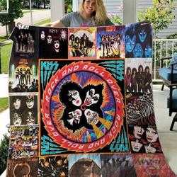 Kiss Quilt Blanket M100606  Quilt and Home Decor