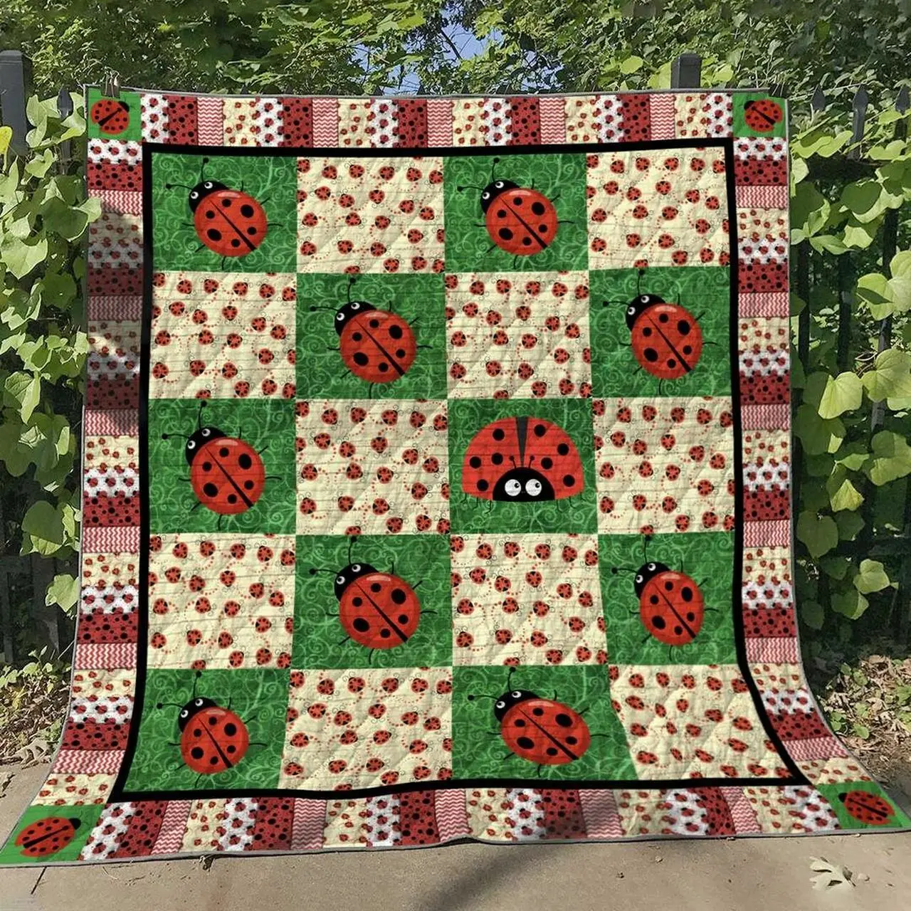 Ladybug Nn130613 Quilt Blanket and Home Decor