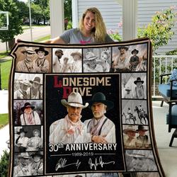 Lonesome Dove Quilt Blanket      and Home Decor