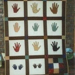 Loving Hands Hur Quilt zu and Home Decor