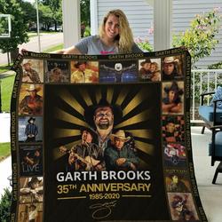 M Garth Brooks Quilt Blanket Ver 1 and Home Decor