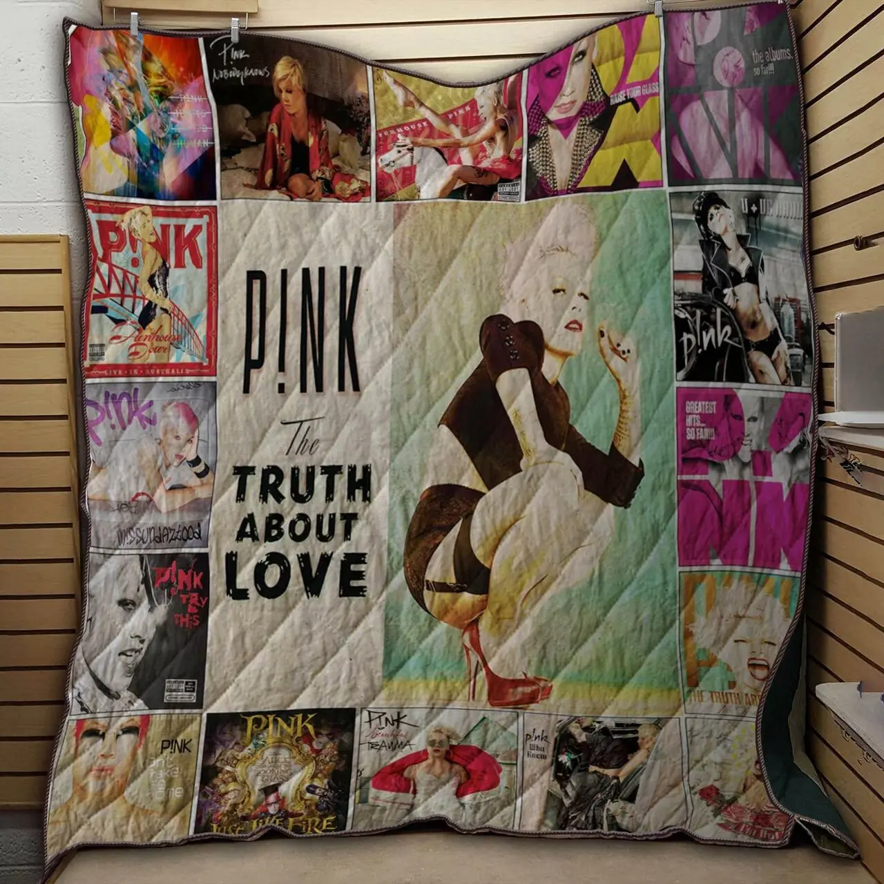 M310705 Pink Quilt Blanket Quilt and Home Decor