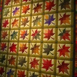 Maple Leaves Hur Quilt dw and Home Decor
