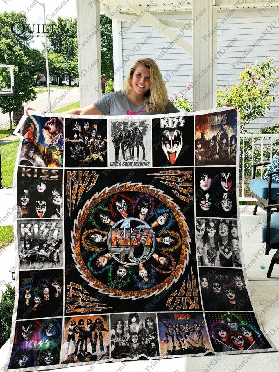 Mofi Kiss Quilt Blanket For Fans Ver 17 and Home Decor