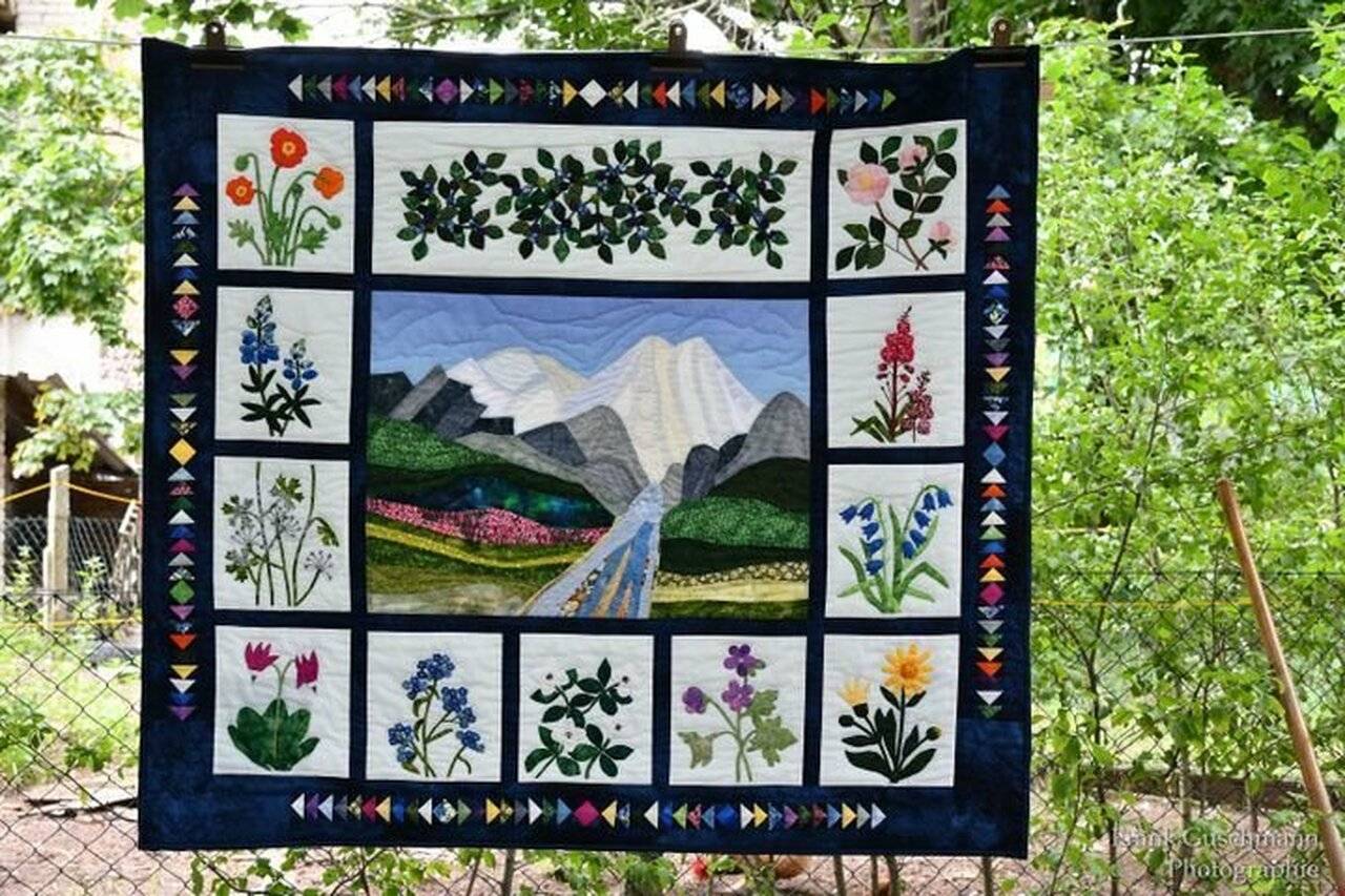 Moutain Dtc2410214 Quilt Blanket and Home Decor