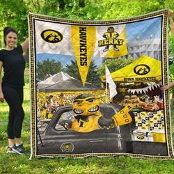 Ncaa-24-Iowa Hawkeyes-Quilt For Summer 2019 and Home Decor