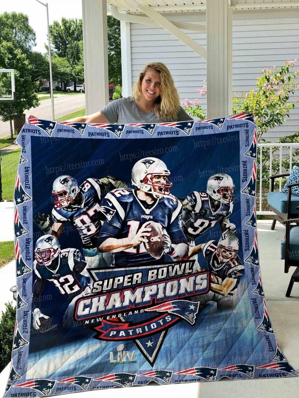 New England Patriots All Season Plus Size Quilt Blanket and Home Decor