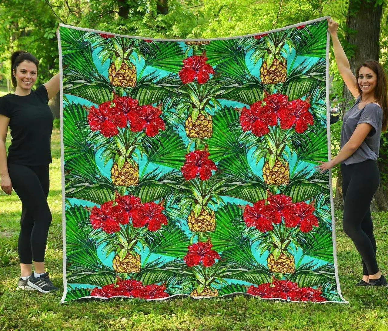 Pineapple Hibiscus Hawaii Hur Quilt Bevraa and Home Decor