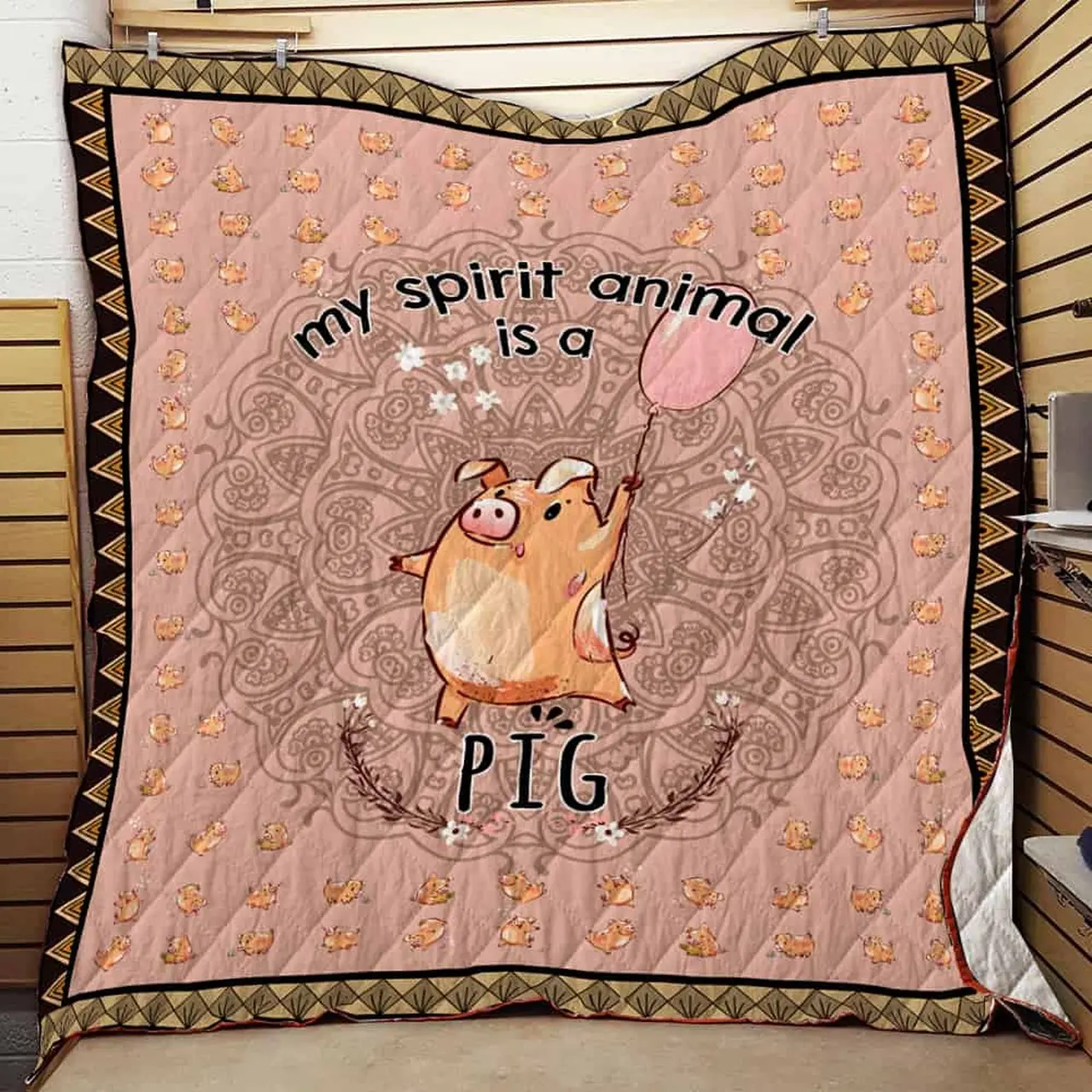 Pink Pig Quilt Q2202-01 V2 and Home Decor