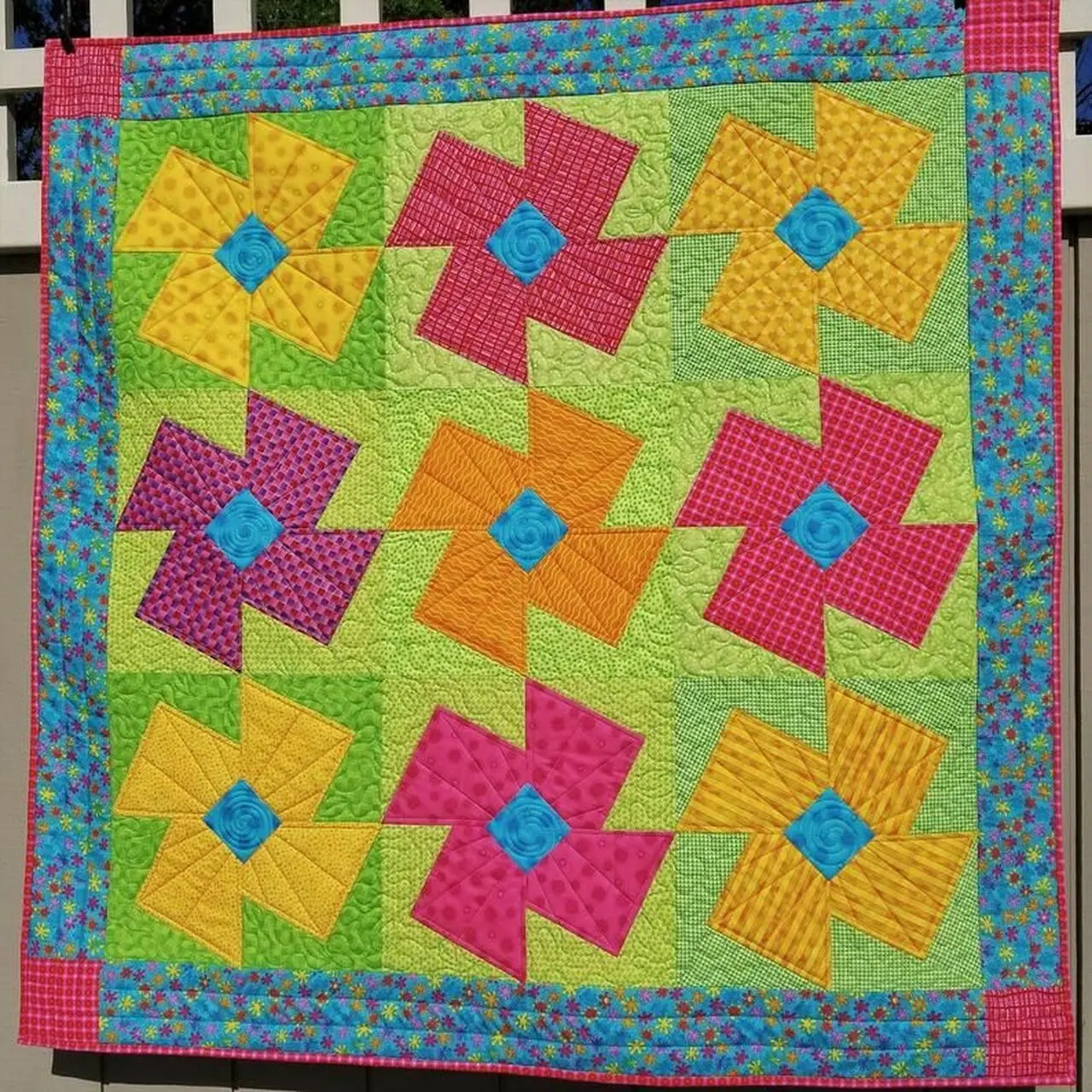 Pretty Posies Quilt Blanket Dhc010258Lt and Home Decor