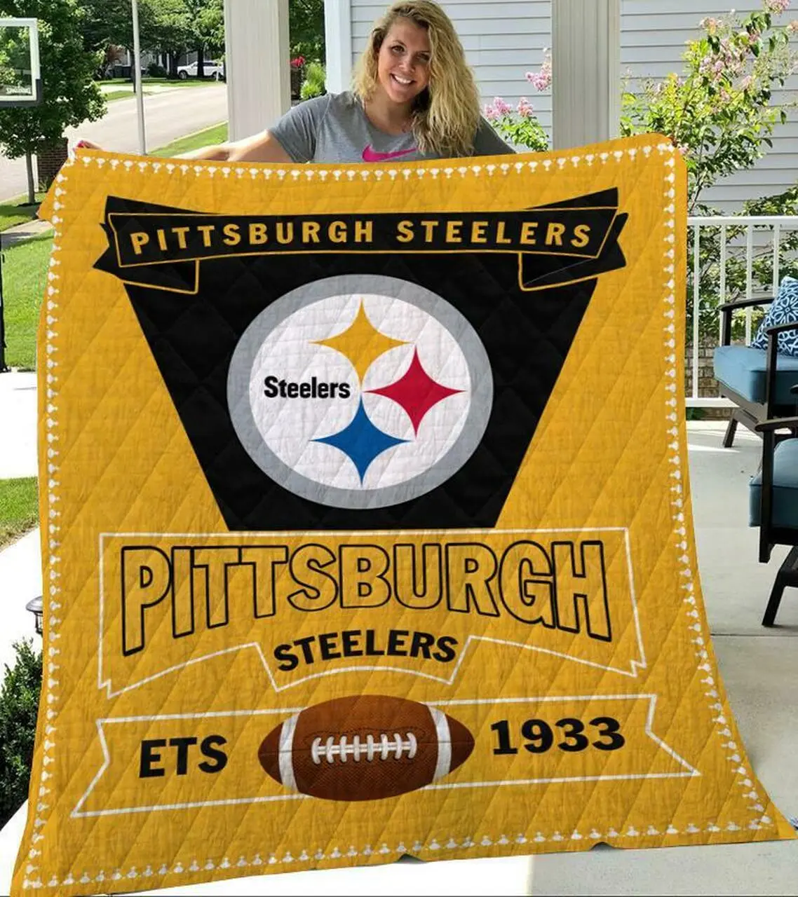 Ps Logo Premium Quilt and Home Decor