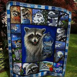 Raccoon Quilt Tdhes and Home Decor