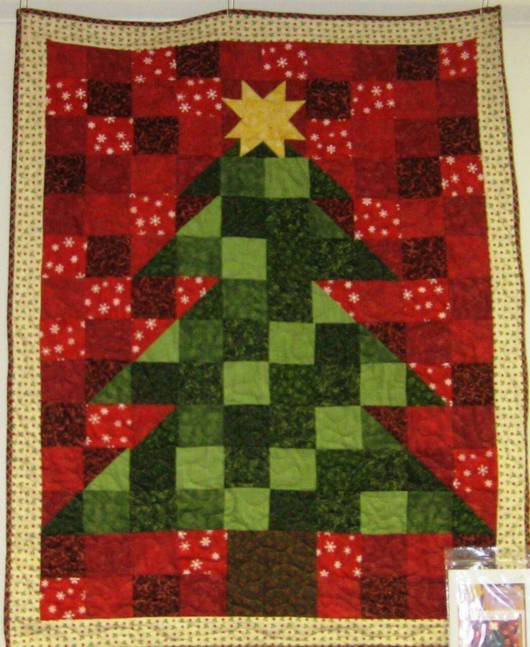 Red Christmas Tree Quilt Tdhht and Home Decor